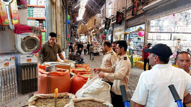 شناسایی مستمر و رفع بساط گستران در سطح معابر منطقه ۱۲