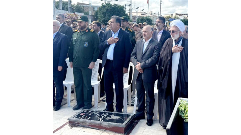 عطرافشانی گلزار شهدای ساری با حضور رئیس بنیاد شهید و امور ایثارگران کشور و مدیرعامل بیمه دی