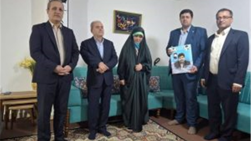 دیدار عضو هیأت‌مدیره صندوق قرض‌الحسنه شاهد با خانواده همکار فقید در استان مازندران