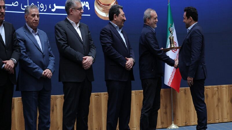 تقدیر رییس جمهور از عملکرد صادراتی درخشان شرکت نفت سپاهان