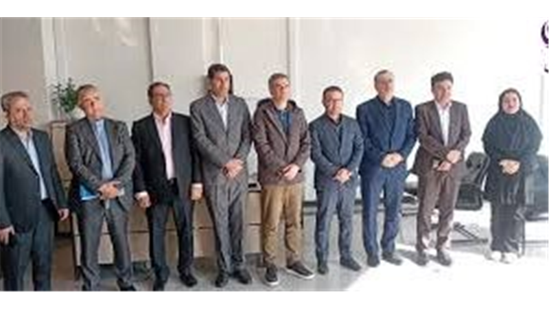 بازدید رئیس کل و رئیس شورای عالی بیمه از شعبه بیمه آرمان در اردبیل