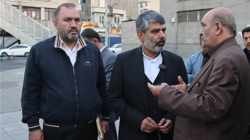 پایش میدانی وضعیت محله نارمک در پویش قدم به قدم شهردار منطقه۴ با همراهی مردم