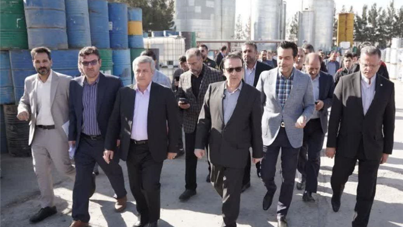 استاندار قزوین از سه واحد بزرگ تولیدی و صنعتی تامین مالی شده توسط بانك صنعت و معدن بازدید كرد