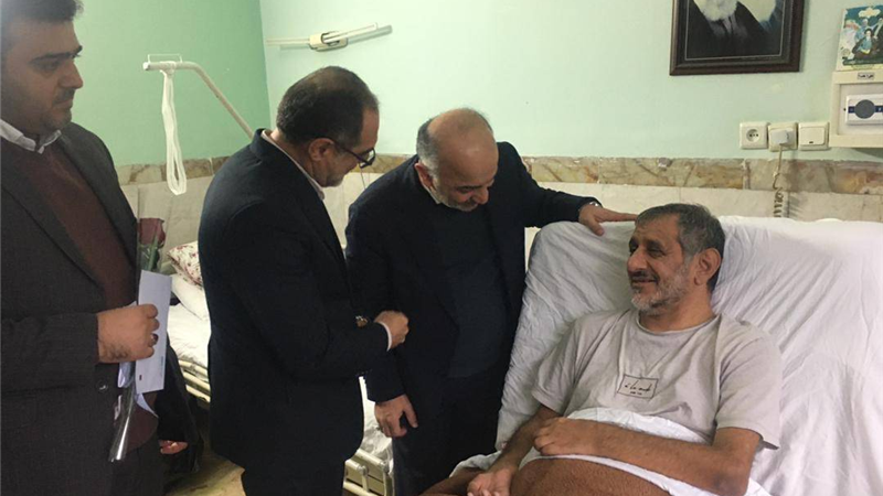 مدیرعامل بیمه دی به دیدار جانبازان مرکز امام علی (ع) ساری رفت 