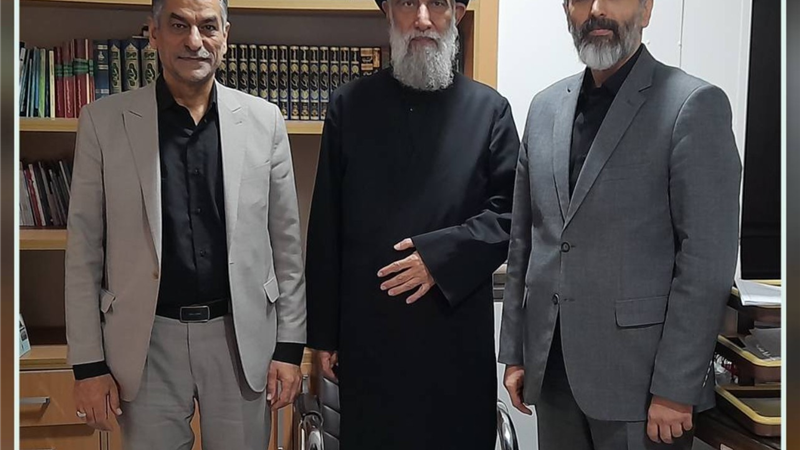 تقدیر امام جمعه موقت اصفهان از عملکرد جهادی بیمه دی