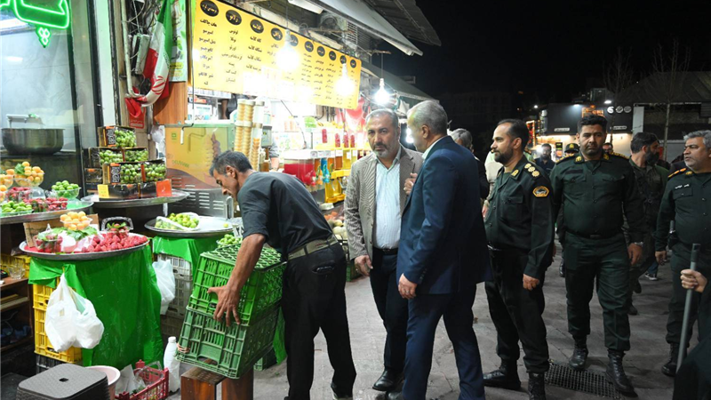 جمع آوری و ساماندهی بساط گستران در محور خیابان شهرداری