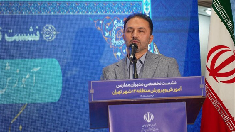 معلمان، چراغ راه آینده‌سازان این سرزمین‌اند