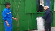 اهدای نهال به شهروندان در غرفه‌های بازیافت منطقه۹