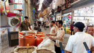 شناسایی مستمر و رفع بساط گستران در سطح معابر منطقه ۱۲